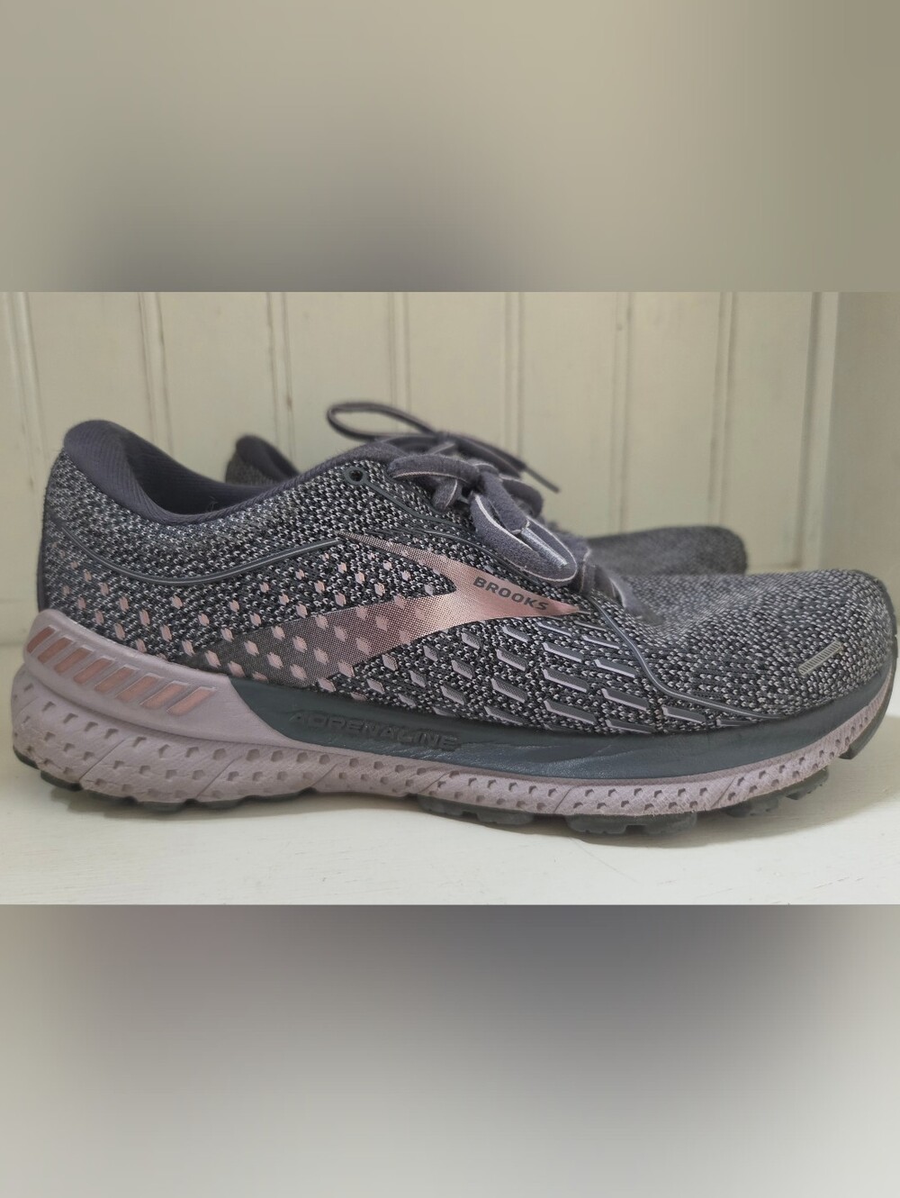 Brooks Women's 7.5 Wide Gray/Pink Adrenaline 21 Running Shoes Sneakers